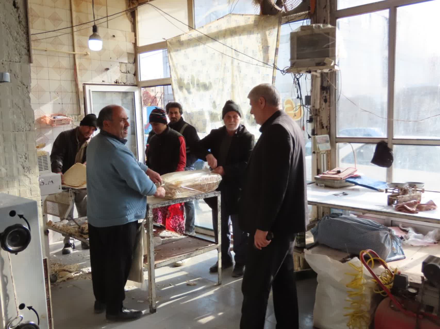 بازدید سرزده فرماندار چایپاره از واحدهای نانوایی شهری و روستایی