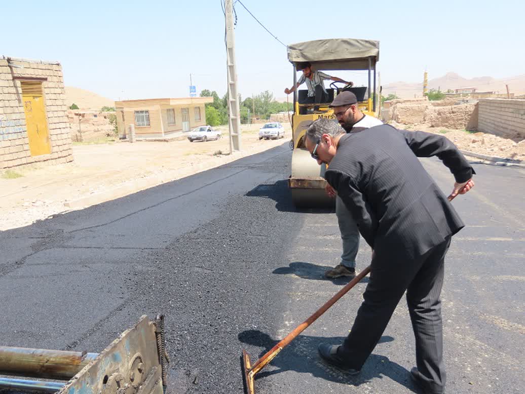 طرح عمرانی بهسازی و آسفالت معابر روستای تاج خاتون آماده افتتاح شد