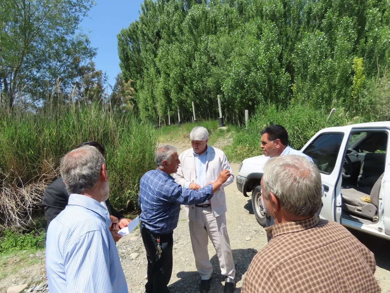 بازدید میدانی فرماندار چایپاره از مشکلات تامین آب کشاورزی روستاهای زنگلان، حاجیلار و دیزج حاتم خان