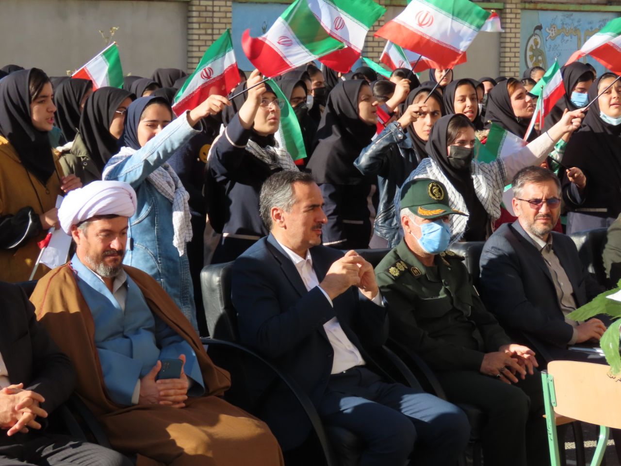نواخته شدن زنگ استکبار ستیزی در مدارس شهرستان چایپاره