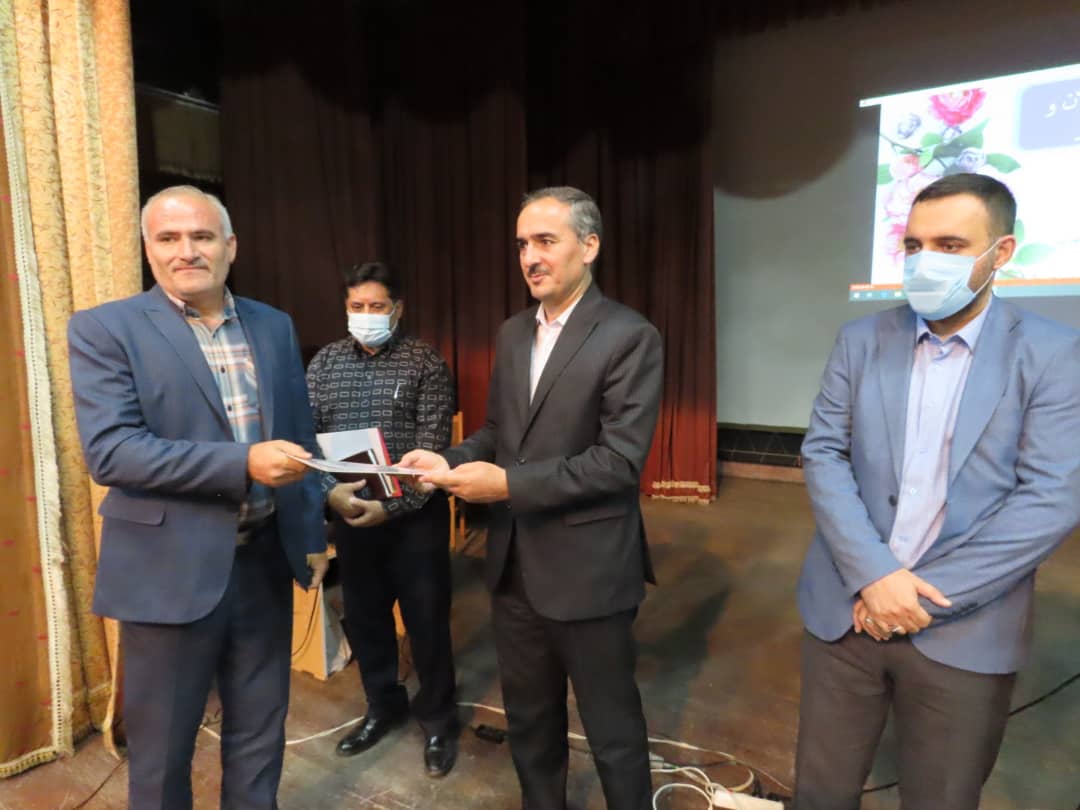 برگزاری جلسه اختتامیه اردوهای جهادی دانشجویان دانشگاه علوم پزشکی استان آذربایجان غربی در شهرستان چایپاره
