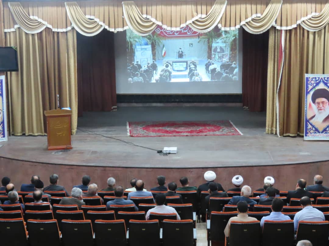 آیین تجلیل و تکریم از خانواده شهداء و پیشکسوتان دفاع مقدس شهرستان چایپاره