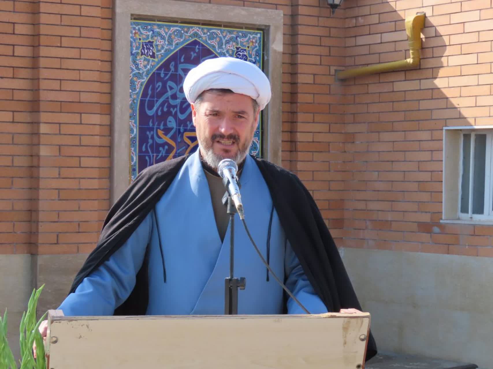 آیین غبار روبی و عطرفشانی مزار مطهر شهداء چایپاره برگزار شد