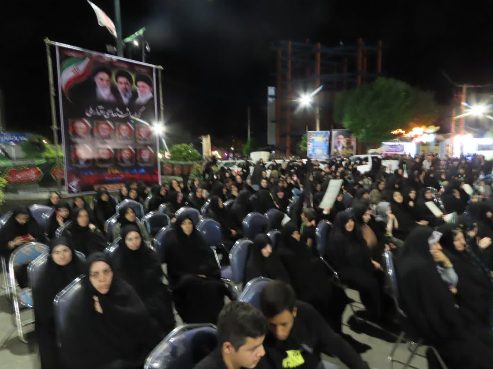 مراسم گرامیداشت شهدای اقتدار ملی در صد و دهمین شب حضور مقتدرانه مردم در تجمعات شبانه برگزار شد