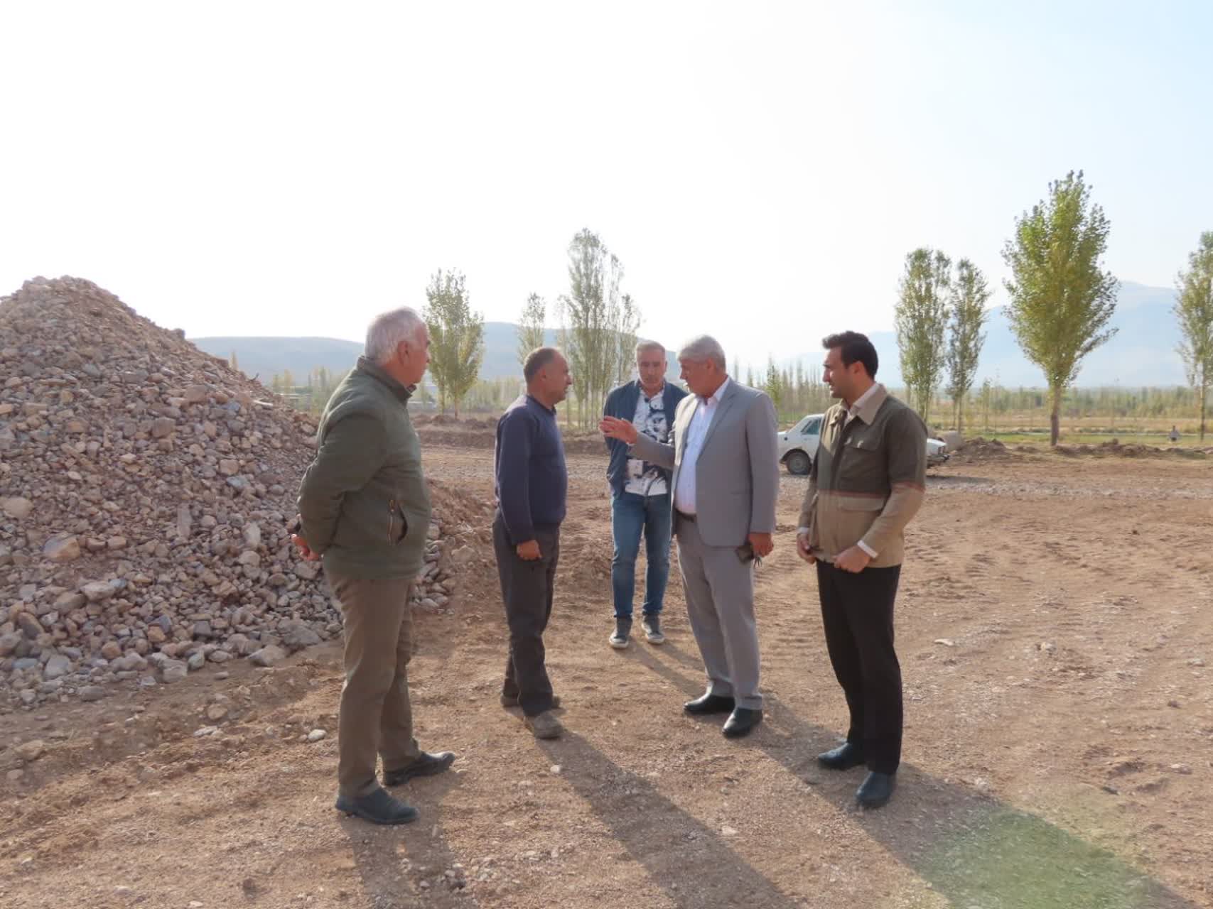 بازدید فرماندار چایپاره از عملیات عمرانی بزرگراه ایواوغلی - گیت ورودی منطقه آزاد ماکو در محدوده شهرستان