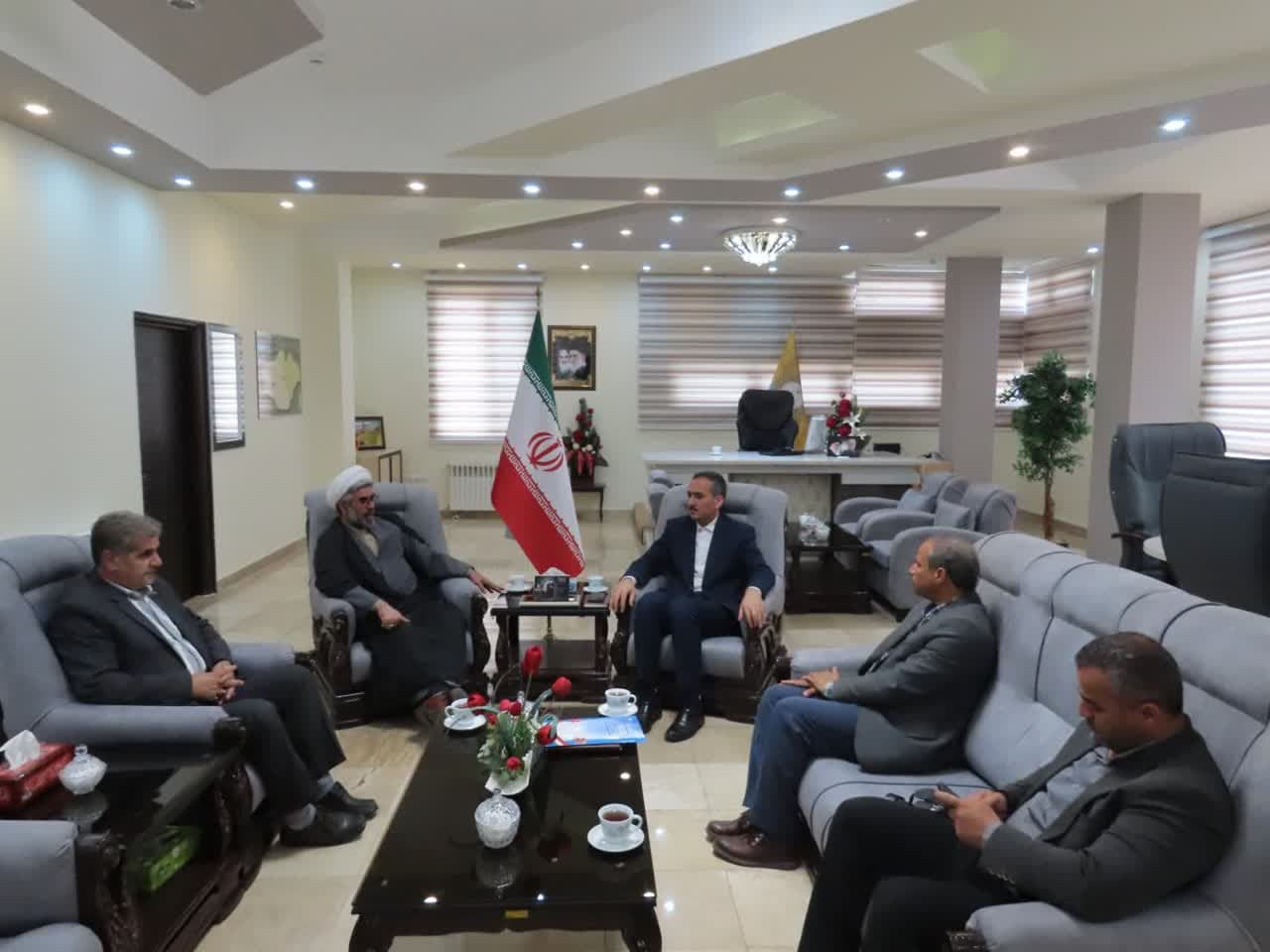 دیدار مدیر کل بنیاد شهید و امور ایثارگران استان آذربایجان غربی با فرماندار شهرستان چایپاره