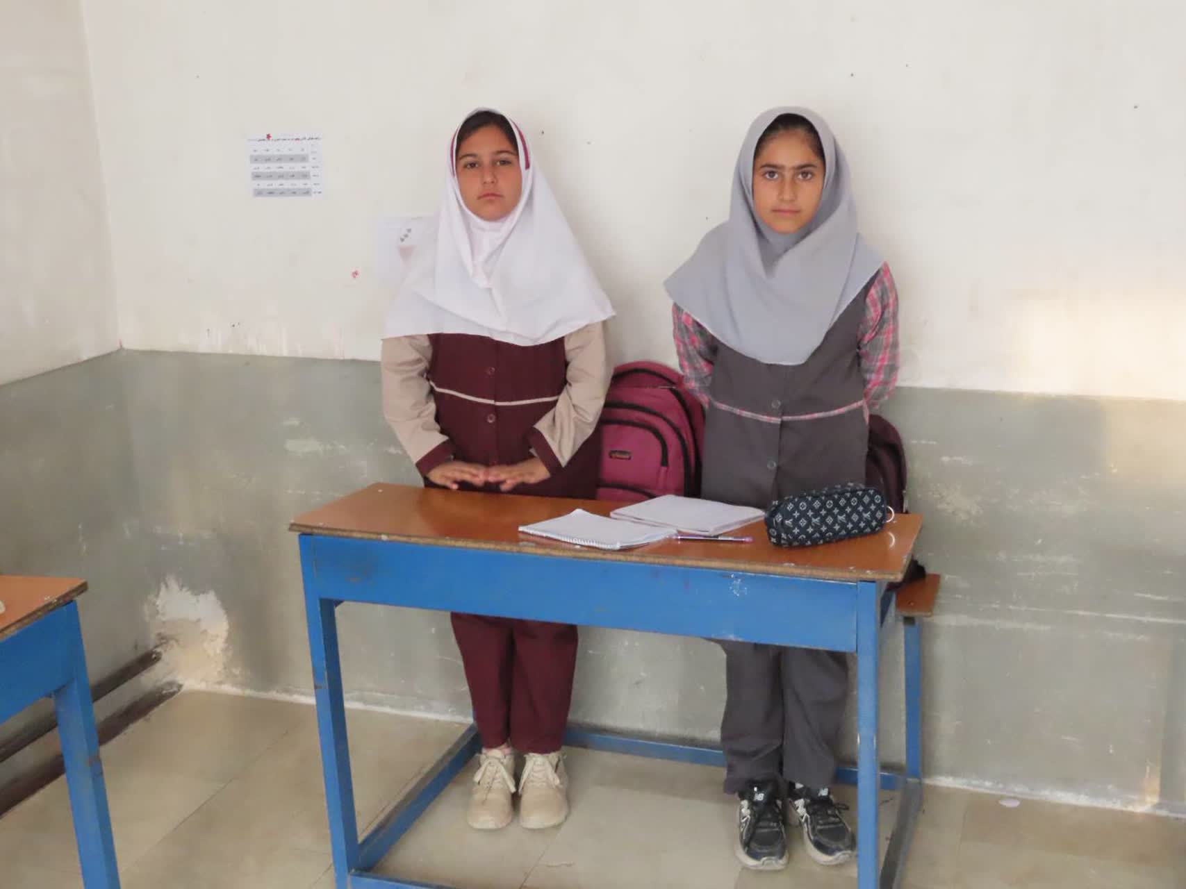 بازدید فرماندار شهرستان چایپاره از دبستان شهید اصغری روستای حاج احمد کندی