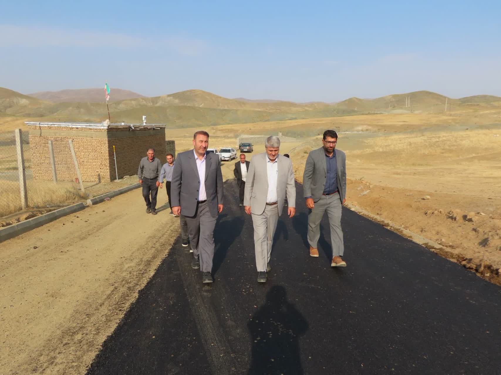 طرح عمرانی بهسازی و آسفالت معابر روستای آغمزار آماده افتتاح شد