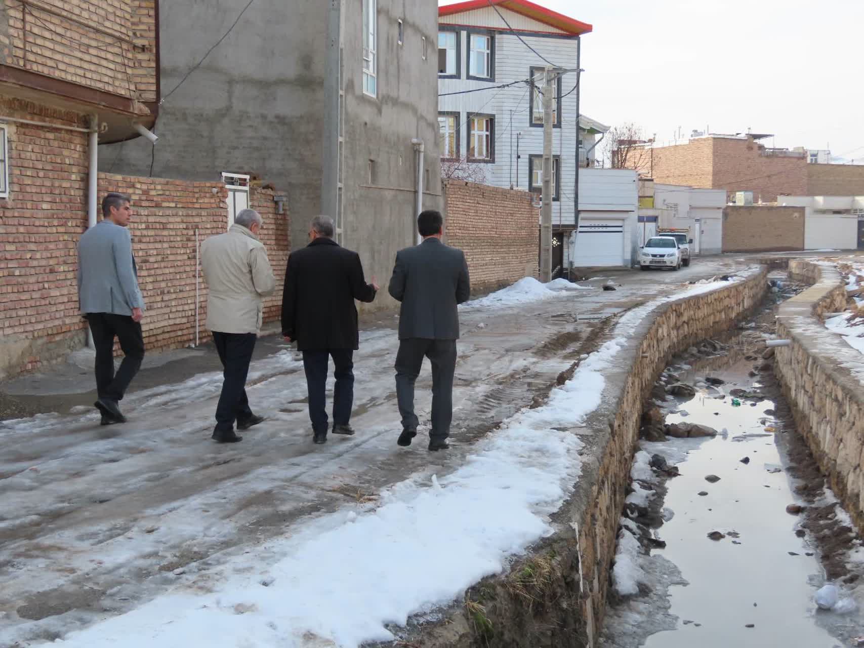 بازدید فرماندار چایپاره و مدیرکل امور شهری استانداری از نهر دلی‌آرخ