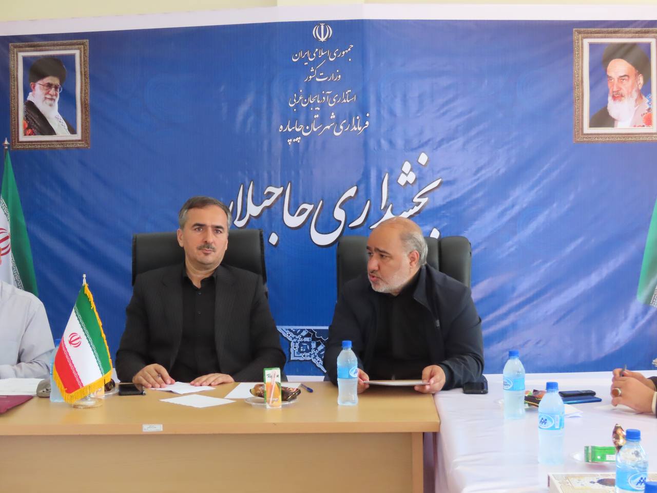 نشست هماندیشی فرماندار شهرستان چایپاره با دهیاران بخش حاجیلار