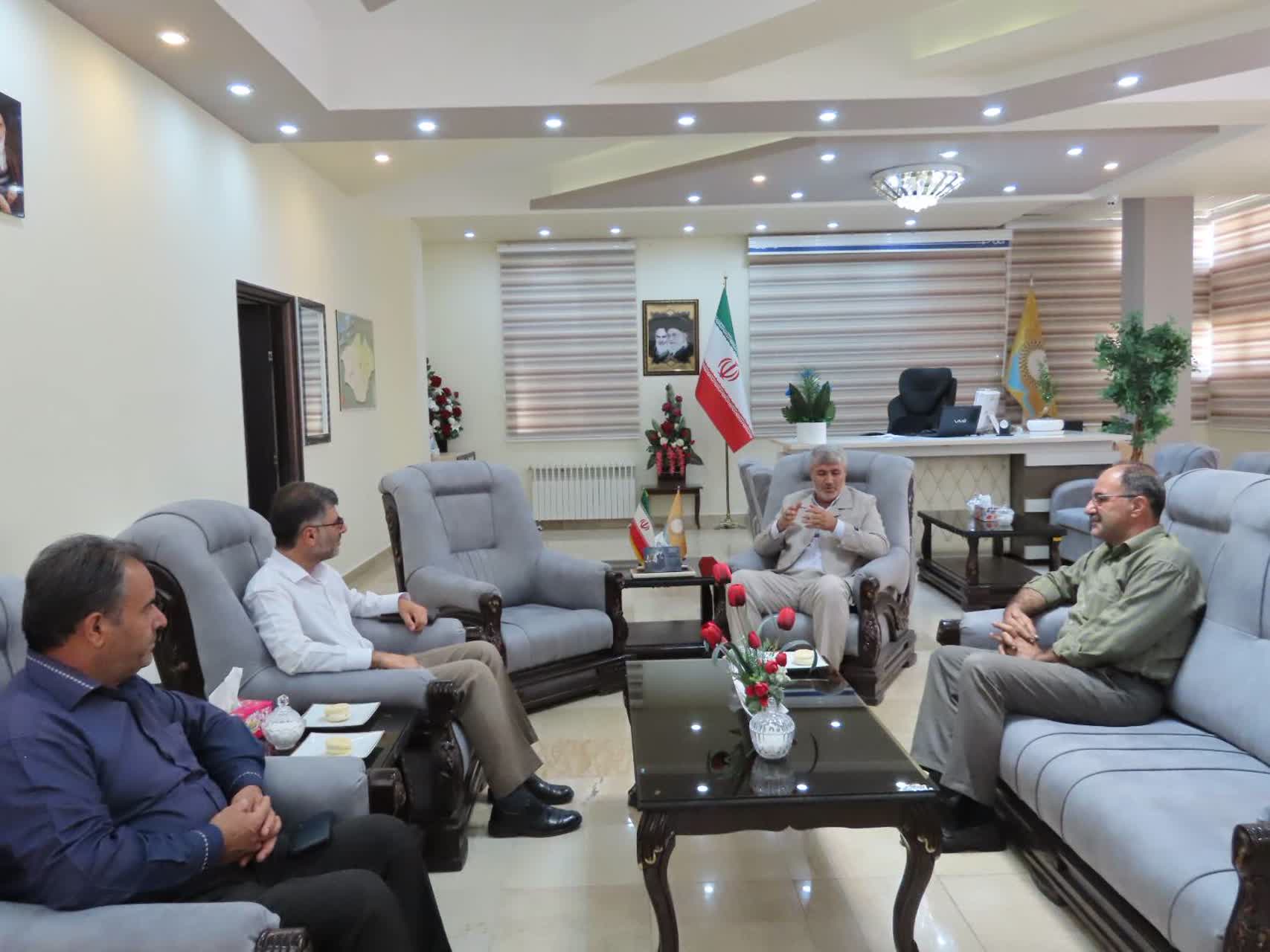 دیدار رییس اداره صنعت ، معدن و تجارت شهرستان با سرپرست فرمانداری چایپاره جهت تبریک انتصاب ایشان