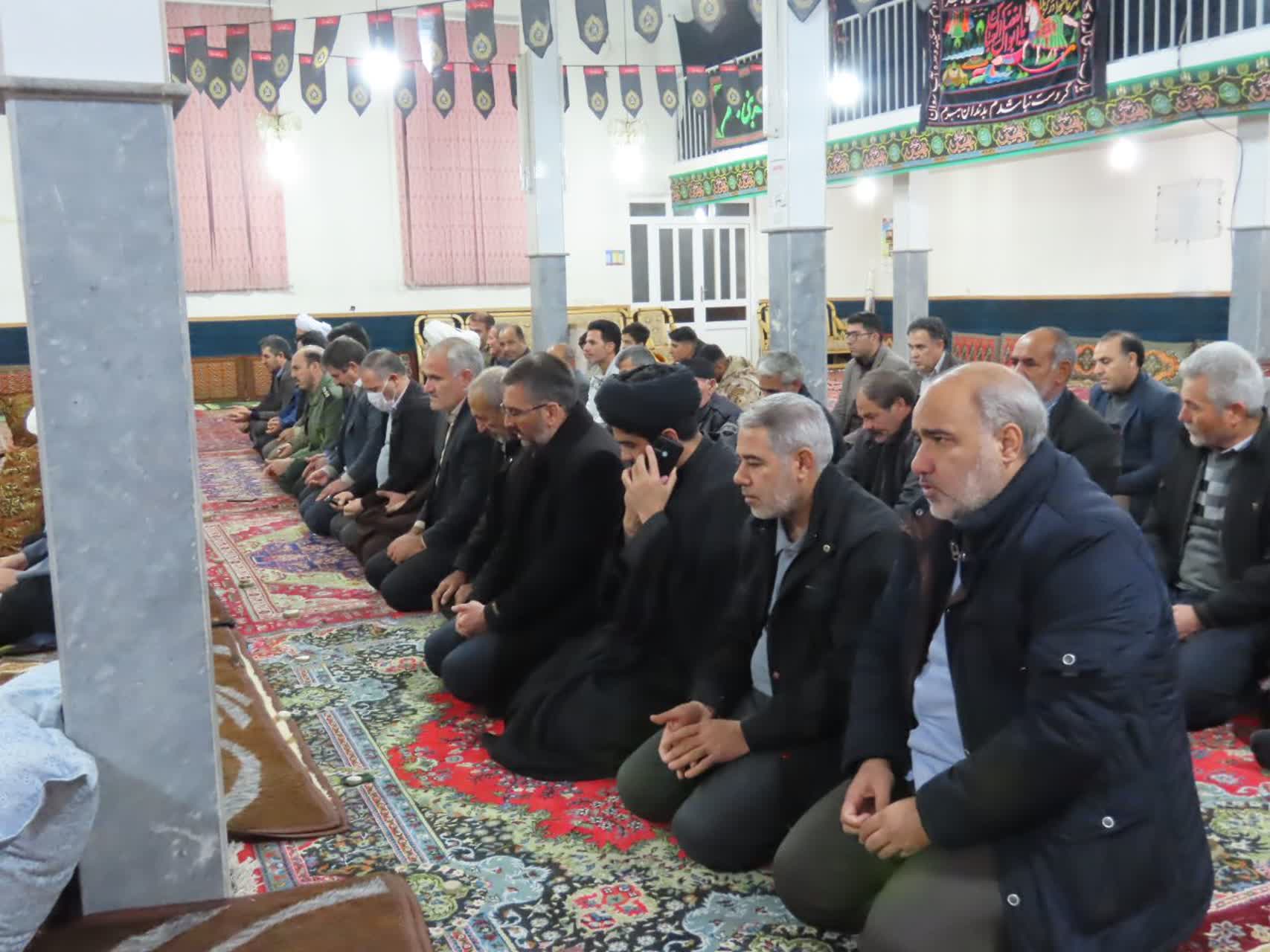 حضور معاون فرماندار چایپاره در مراسم ایام فاطمیه در روستای بسطام