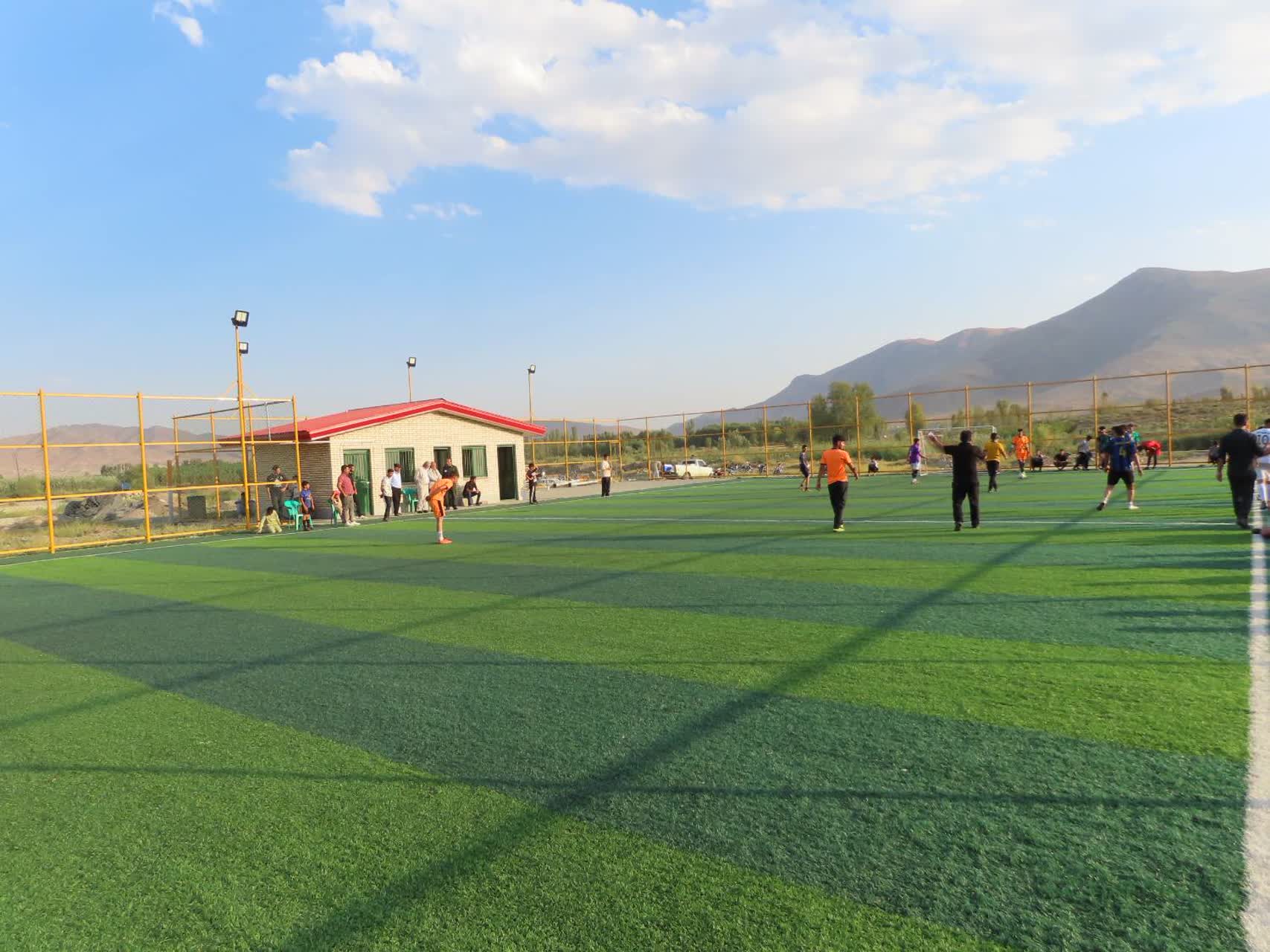 برگزاری مسابقه دوستانه فوتبال در شهر حاجیلار