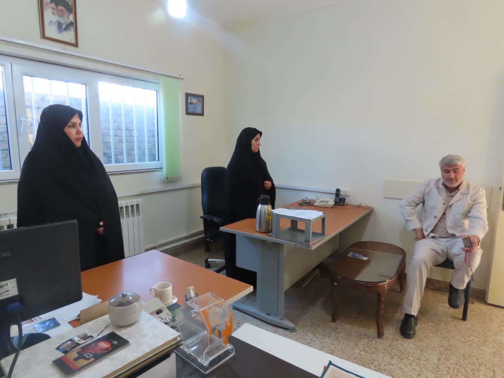 بازدید سرزده رضا اقلیمیان فرماندار چایپاره از کمیته امداد امام خمینی(ره)