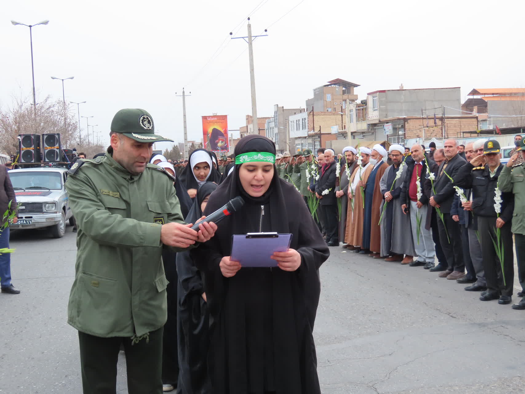 پیکر مطهر شهید گمنام با استقبال مسئولین وارد چاپیاره شد