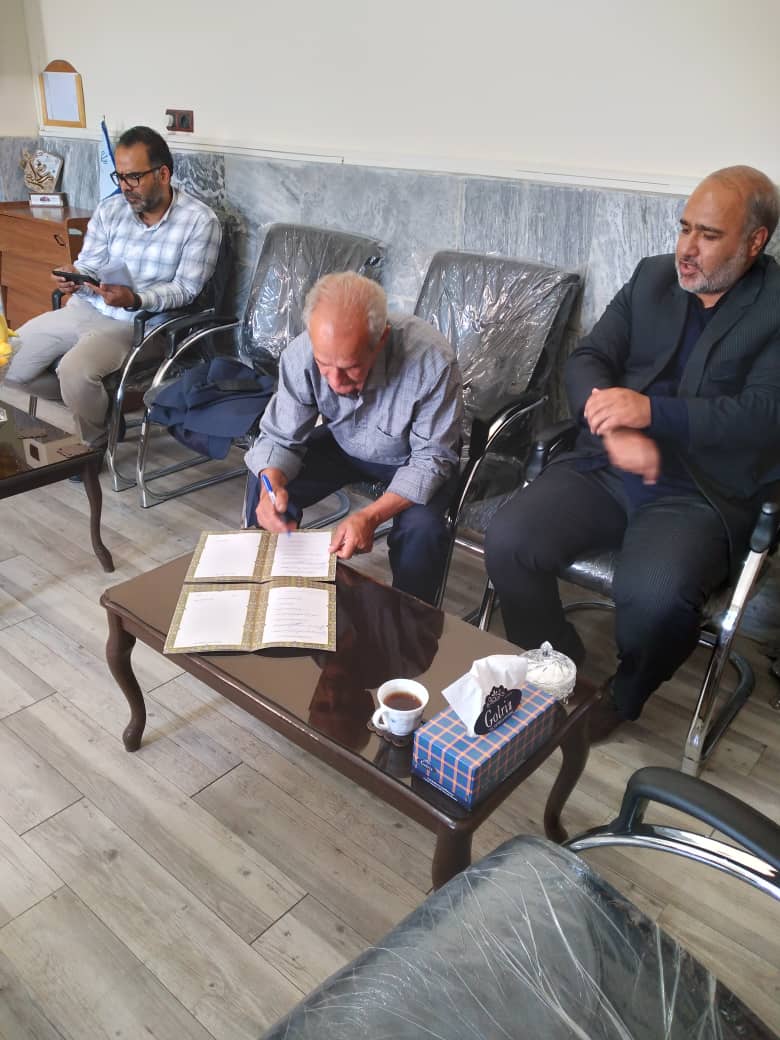 دیدار مدیرعامل و اعضای هیأت مدیره موسسه بانوان خیر مدرسه ساز استان آذربایجان شرقی با فرماندار چایپاره