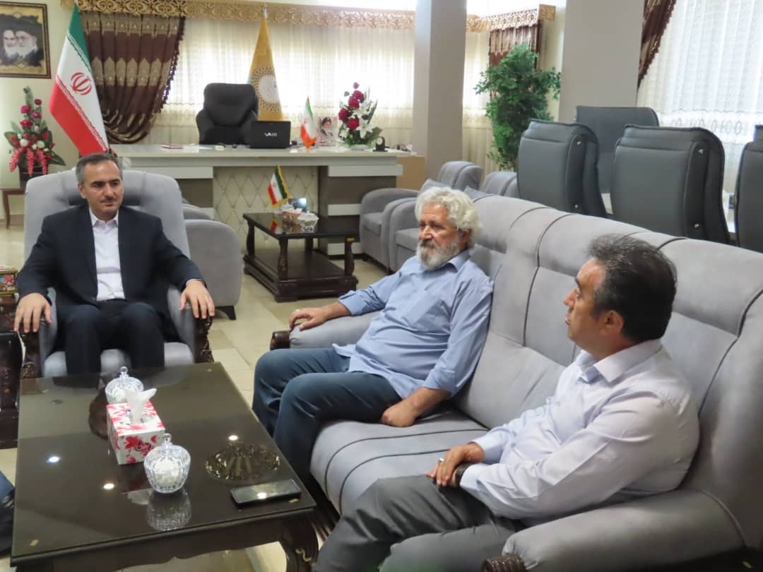 دیدار عومل اجرایی فیلم ایپک با فرماندار شهرستان چایپاره