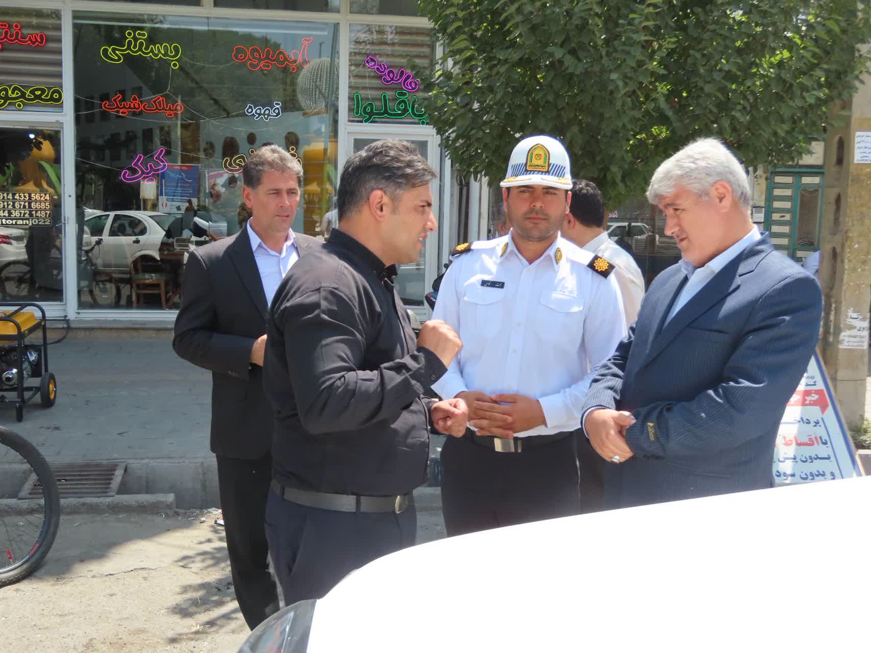 بازدید فرماندار چایپاره از فلکه گلدان شهرستان