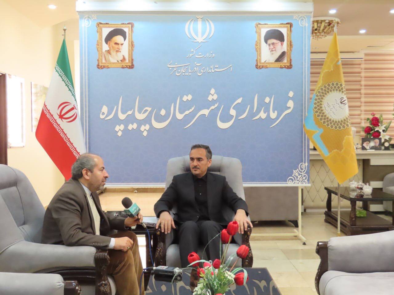 دیدار چهره به چهره مدیر بنیاد مسکن انقلاب اسلامی به همراه کارشناسان و ناظرین فنی روستایی شهرستان چایپاره
