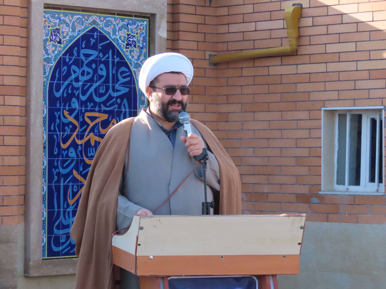 آیین غبار روبی و عطرفشانی مزار مطهر شهداء