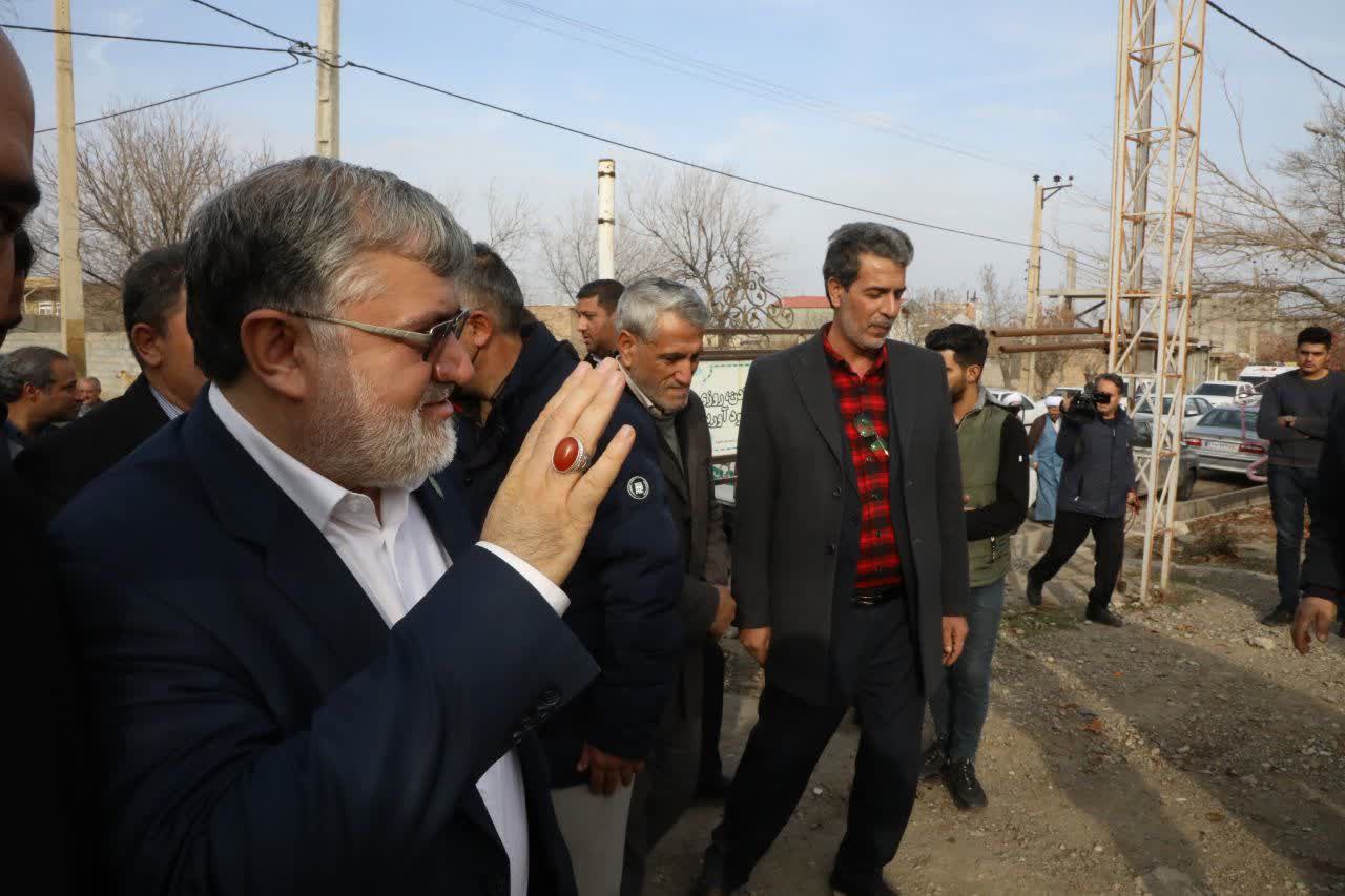 حضور محمدصادق معتمدیان استاندار آذربایجانغربی در جمع مردم روستای چورس