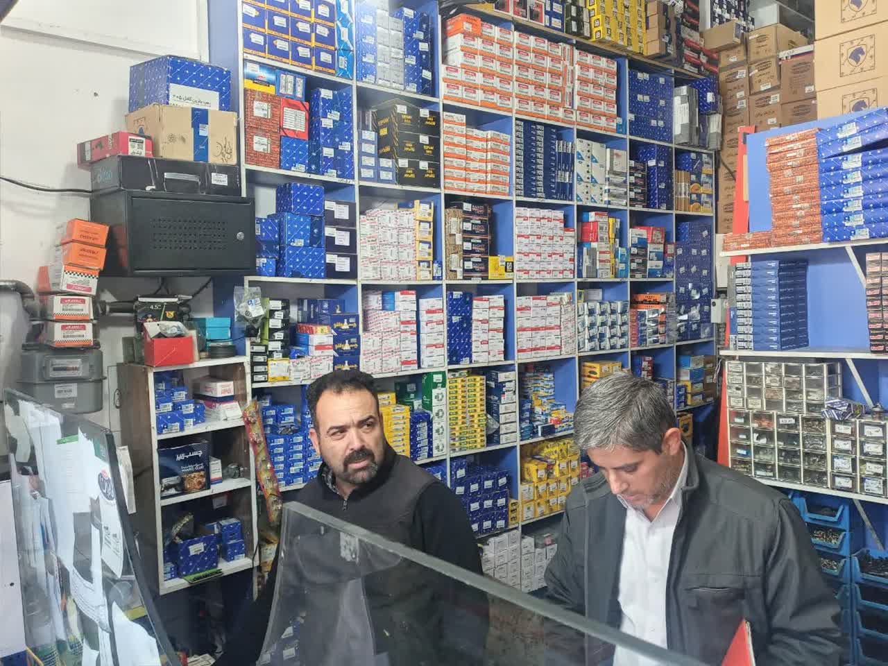 بازدید و بازرسی میدانی بازرسان اداره صنعتمعدن و تجارت از فروشگاه های لوازم خودرو پیرو تأکیدات فرماندار چایپاره