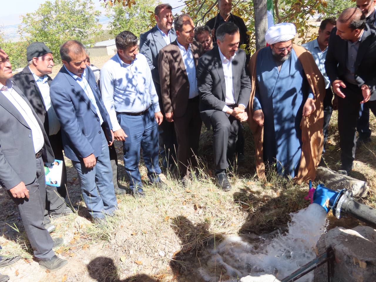 افتتاح طرح انتقال آب کشاورزی با لوله در روستای خانقاه قوزلو