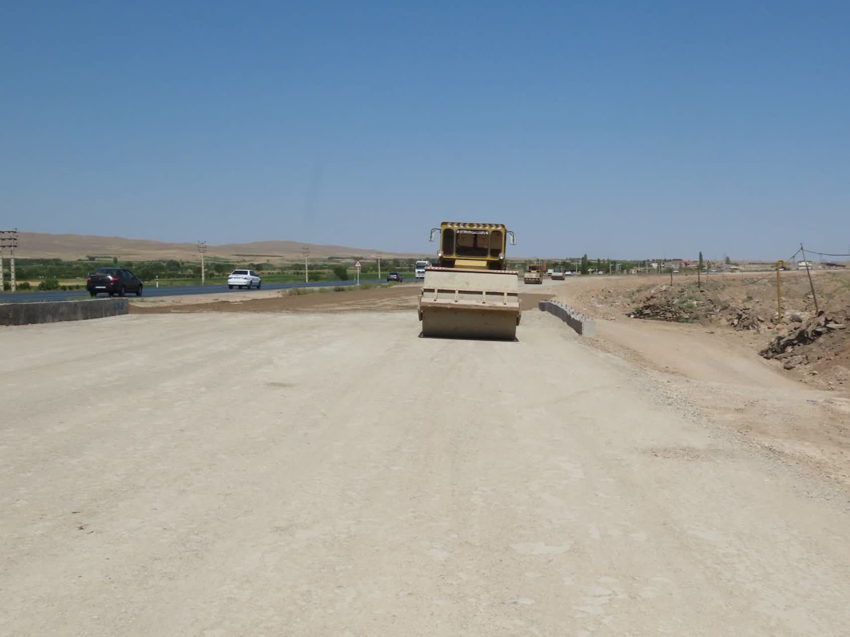 بازدید فرماندار چایپاره از عملیات عمرانی بزرگراه ایواوغلی - گیت ورودی منطقه آزاد ماکو در محدوده شهرستان