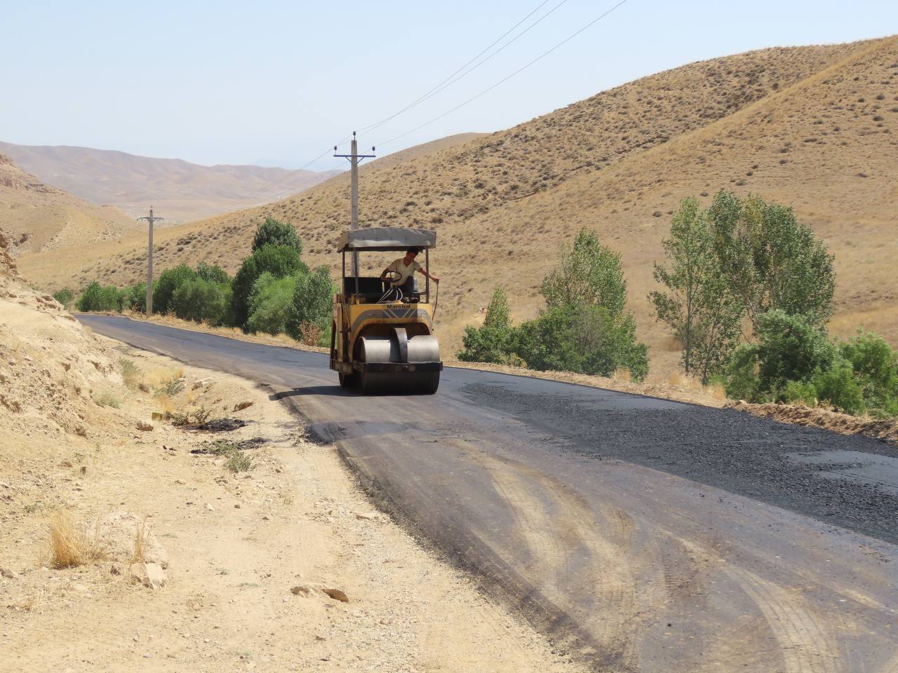 آسفالت راه روستایی محور بسطام به بندلی ، گورش، آغمزار ، چیر کرد و کفیل آماده افتتاح شد