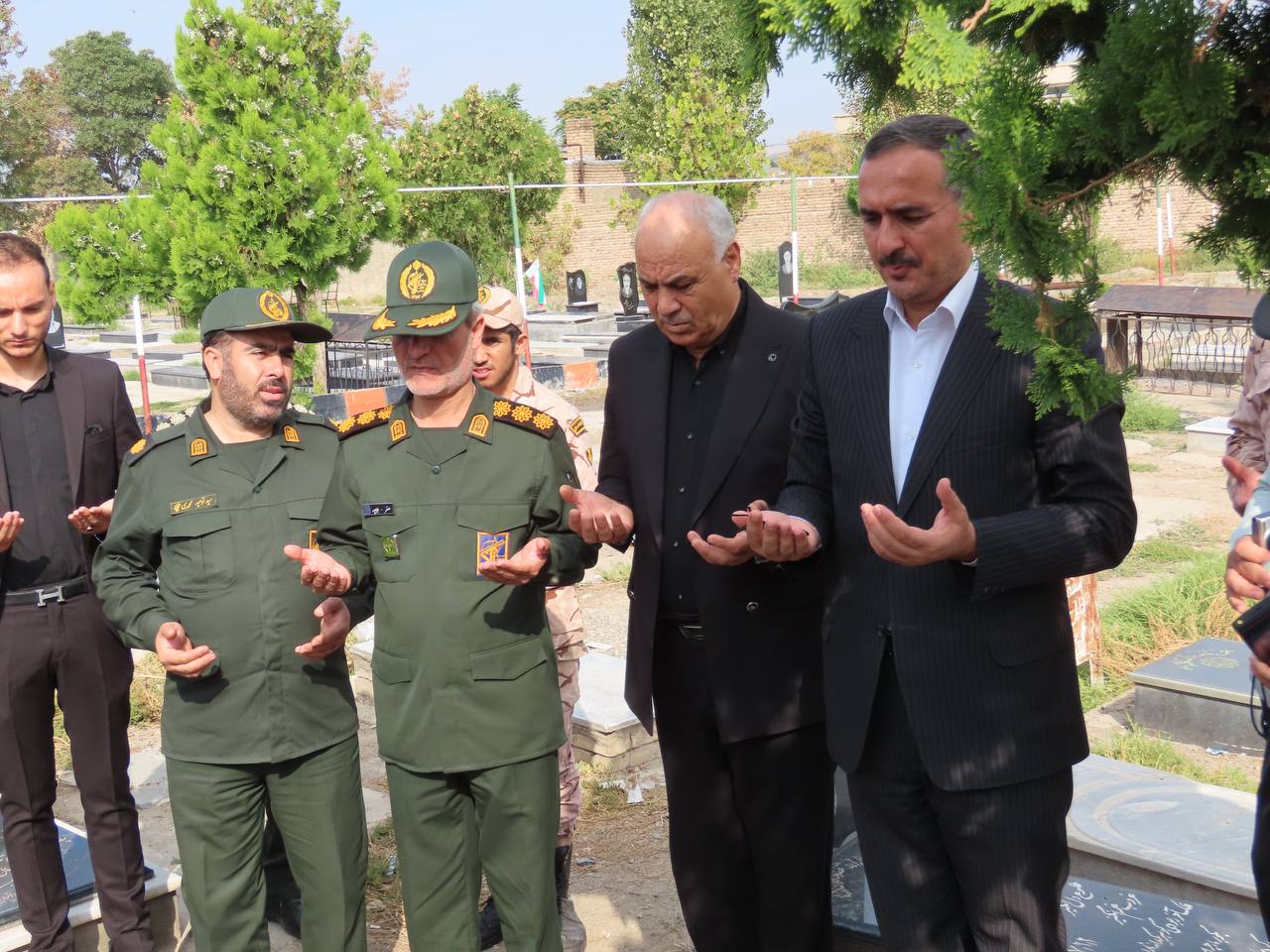 حضور فرماندار شهرستان در مراسم ترحیم سرباز متوفای ناحیه مقاومت بسیج