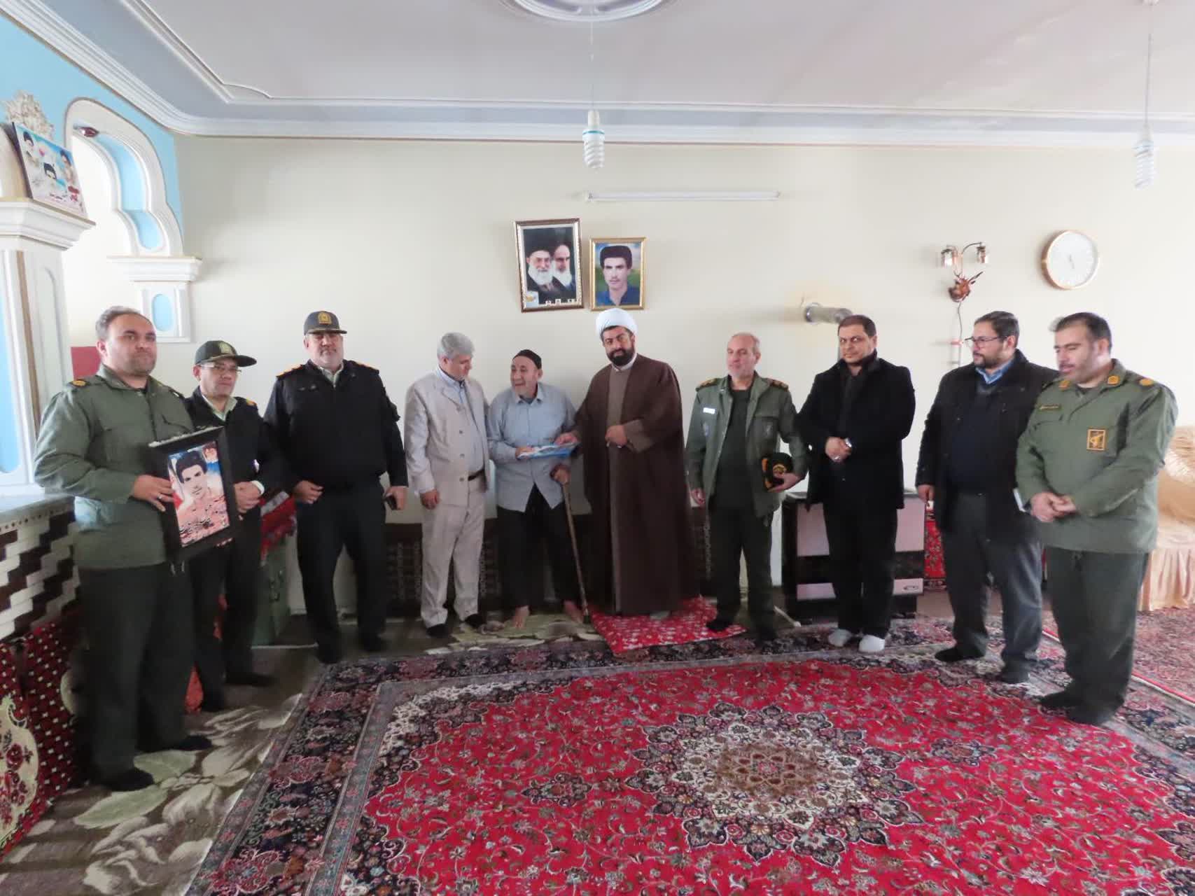 تجلیل از مقام شامخ خانواده معظم شهداء شهرستان چایپاره