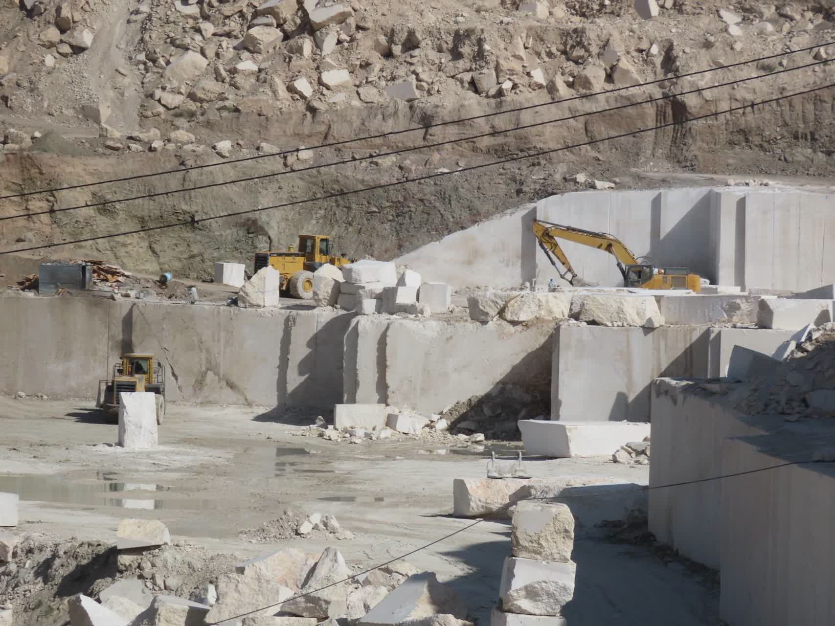 بازدید فرماندار چایپاره از معدن مرمریت بسطام