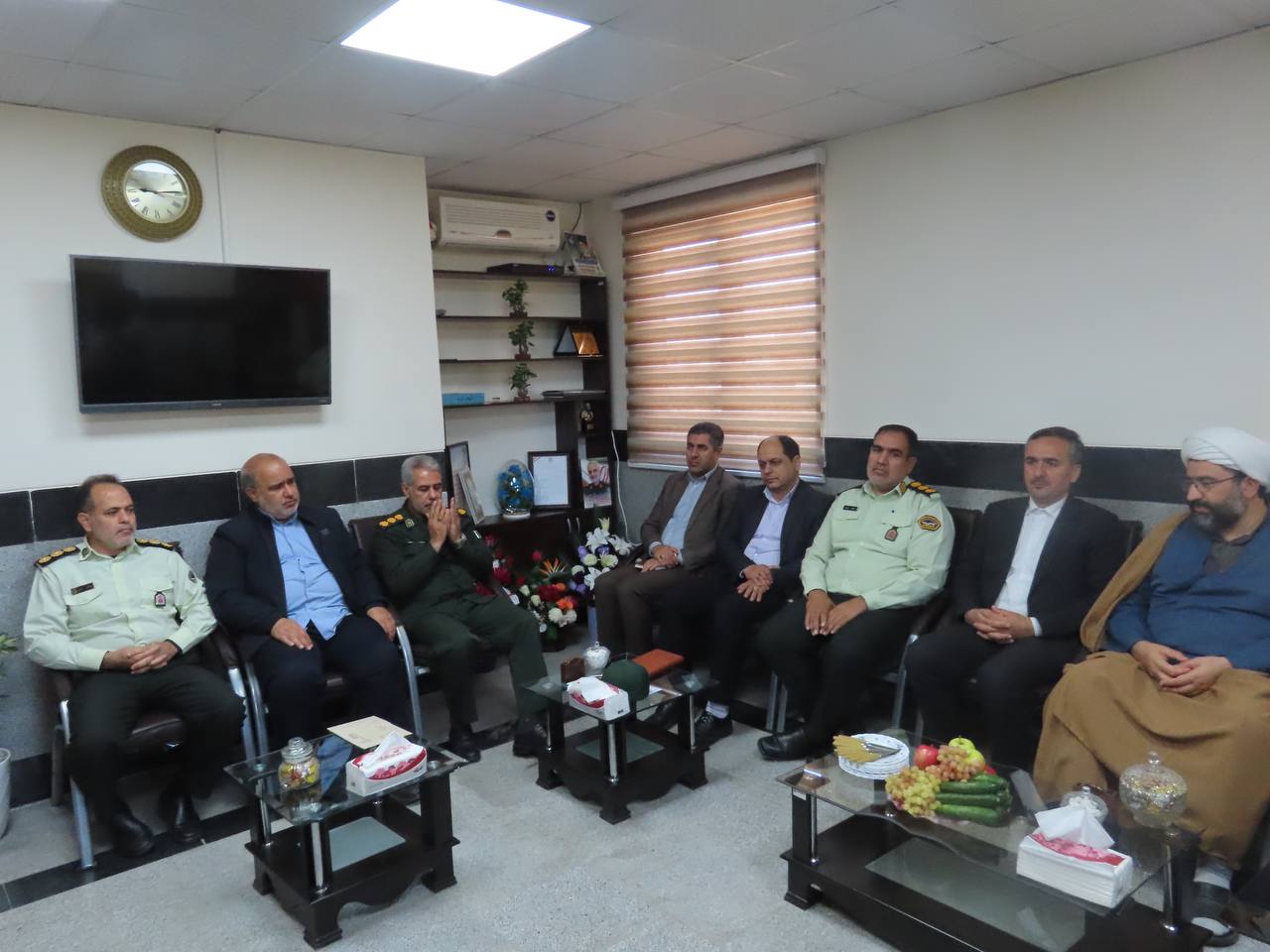 تجلیل فرماندار چایپاره از فرمانده انتظامی شهرستان