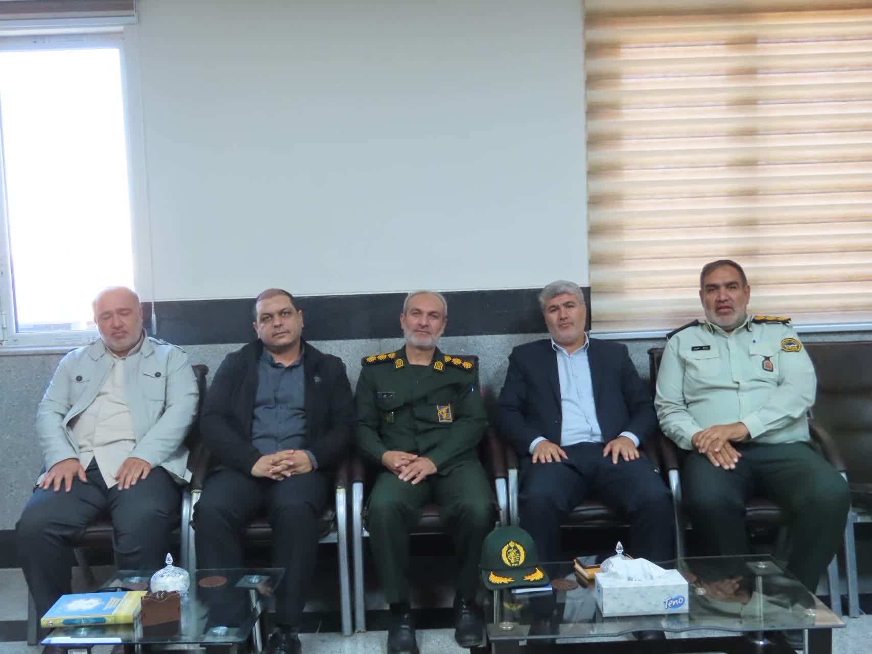 تجلیل فرماندار چایپاره از فرمانده انتظامی شهرستان