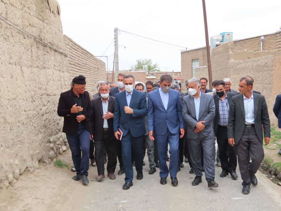 بازدید فرماندار شهرستان و نماینده محترم مردم شهرستان های خوی و چایپاره در مجلس شورای اسلامی از روستاهای بخش مرکزی
