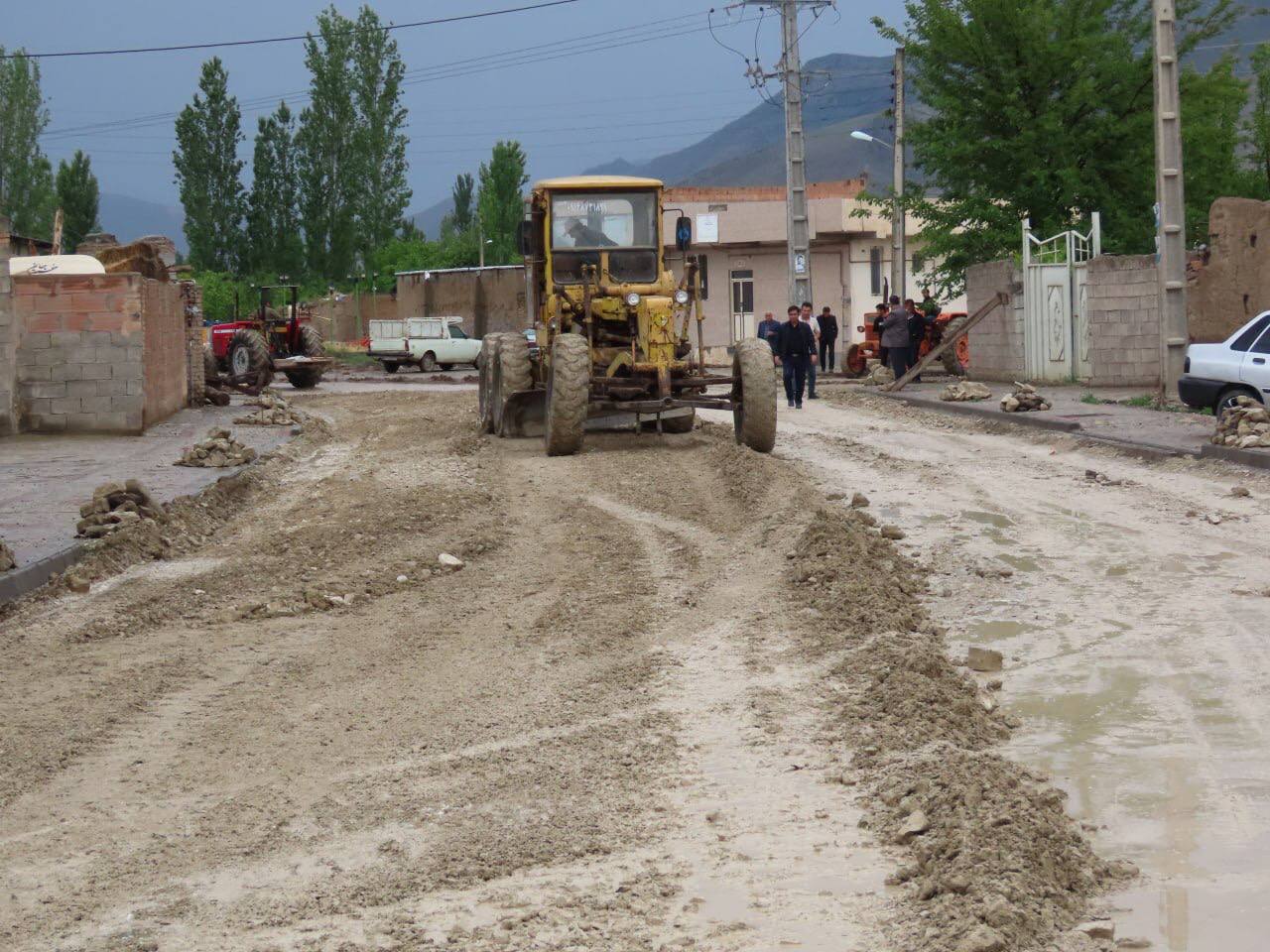 بازدید فرماندار از اجرای طرح هادی روستای حسین بگلو