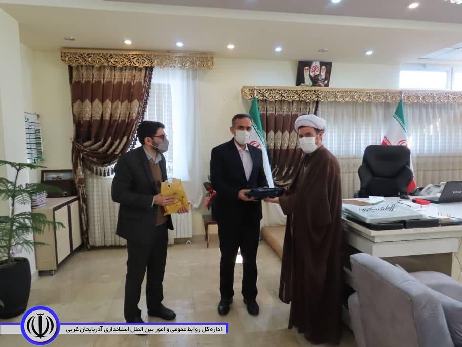 دیدار و گفتگوی دبیر و اعضای ستاد اقامه نماز با فرماندار شهرستان