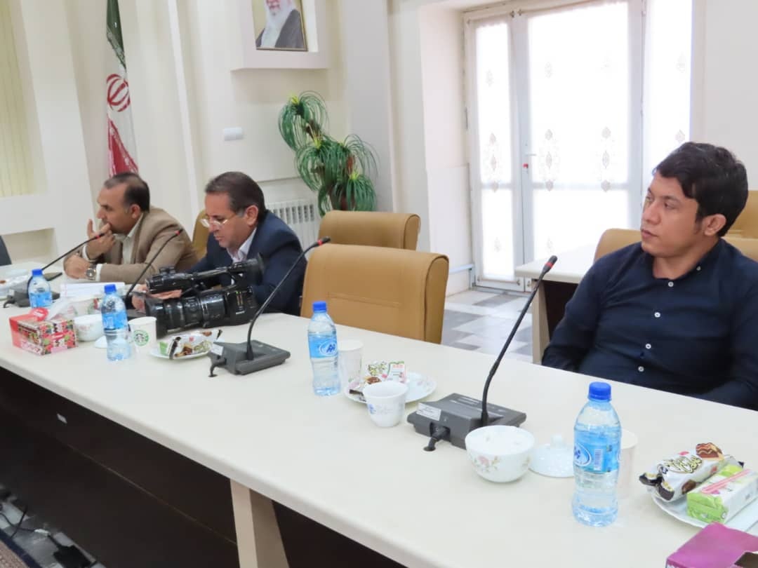 نشست خبری فرماندار شهرستان چایپاره با خبرنگاران و اصحاب رسانه به مناسبت هفته دولت