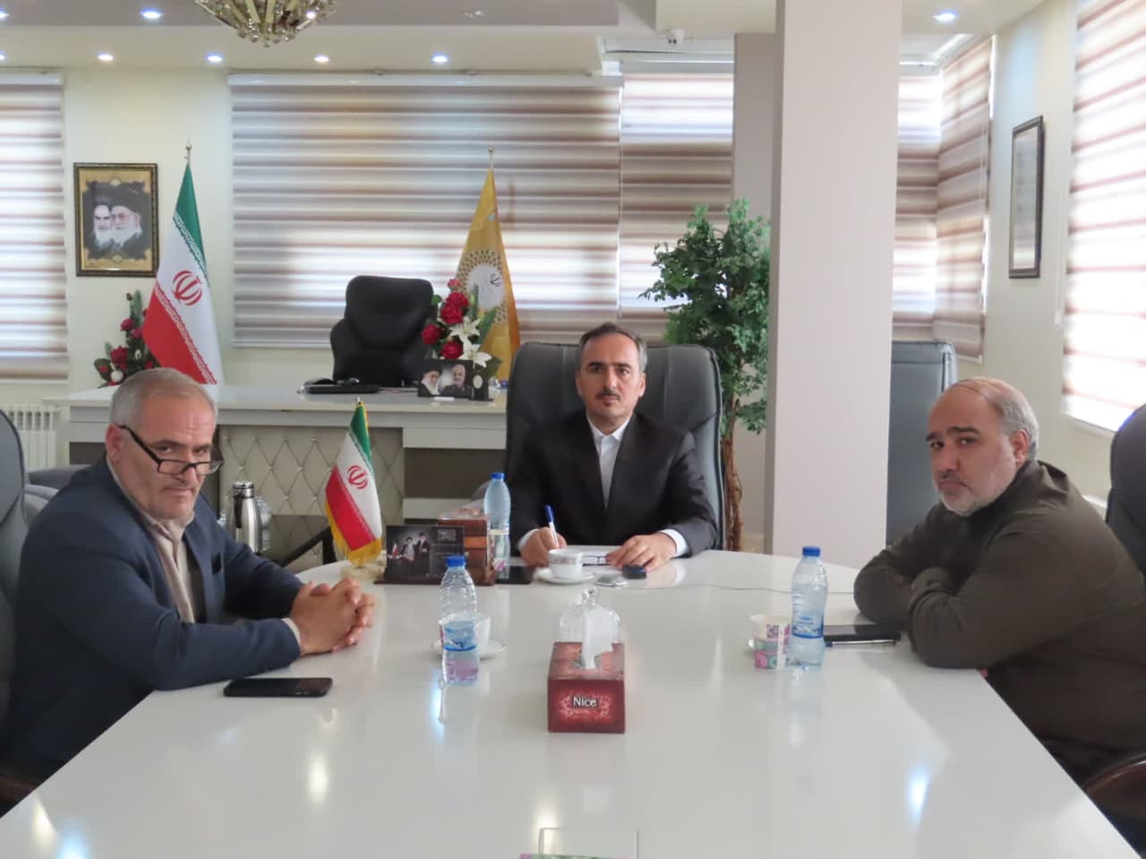 جلسه تبیین خدمات اقتصادی دولت