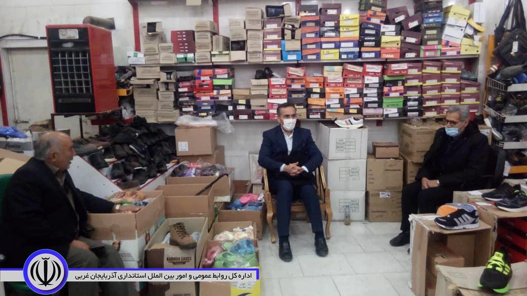 حضور سرزده شکورزاده در بازار و بازدید از مراکز توزیع کالاهای اساسی طرح تنظیم بازار