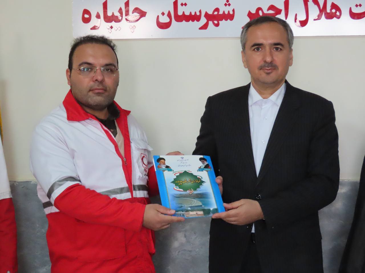 بازدید سرزده سعید شکورزاده فرماندار چایپاره از جمعیت هلال احمر
