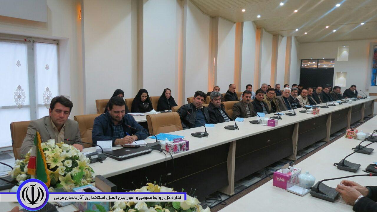 جلسه آموزش بازرسین شعب اخذرای شهرستان چایپاره برگزار شد.