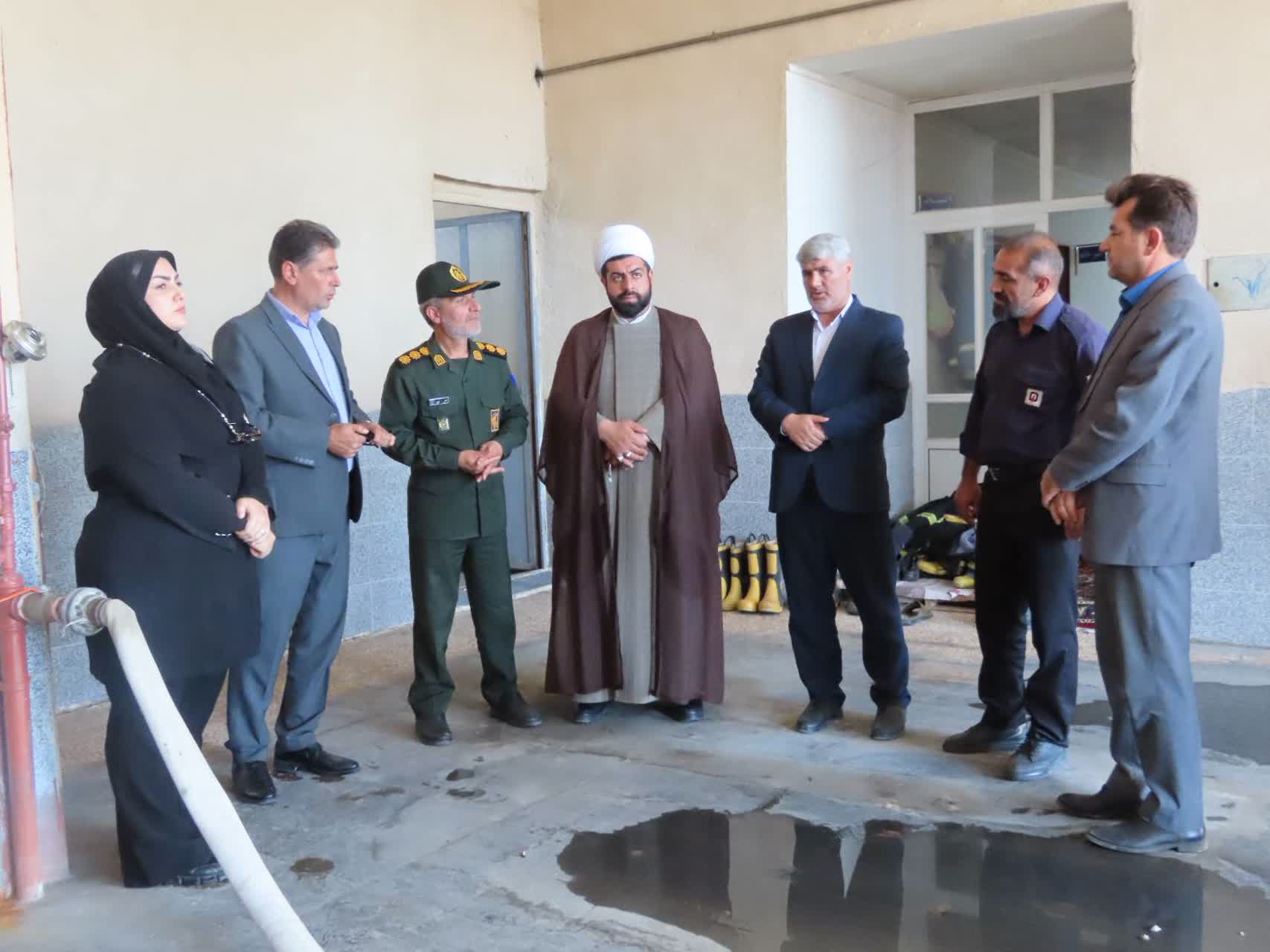 مراسم تجلیل از آتش نشانان شهرستان