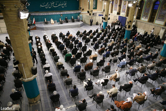 ایستادیم و پیش رفتیم؛ غلط می کند کسی فکر کندن درخت تناور جمهوری اسلامی را هم بکند