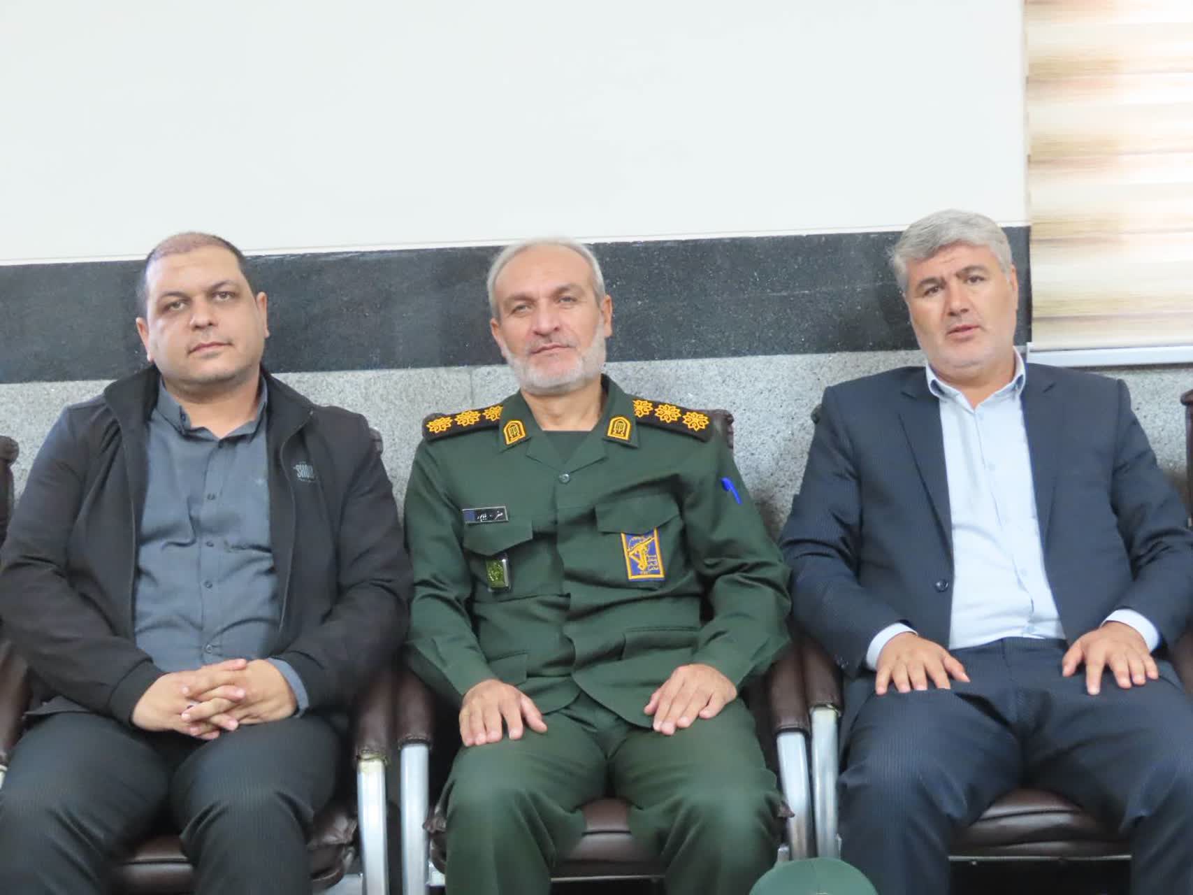 تجلیل فرماندار چایپاره از فرمانده انتظامی شهرستان