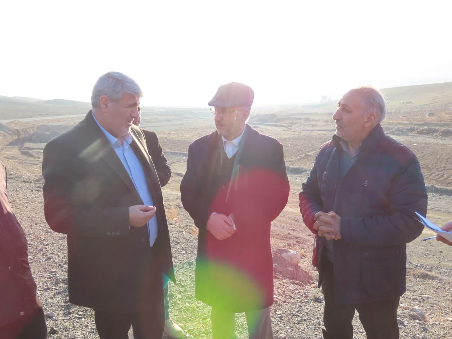 بازدید بازرس‌کل قضایی استان آذربایجان غربی از پروژه بهسازی و تعریض جاده حمزیان