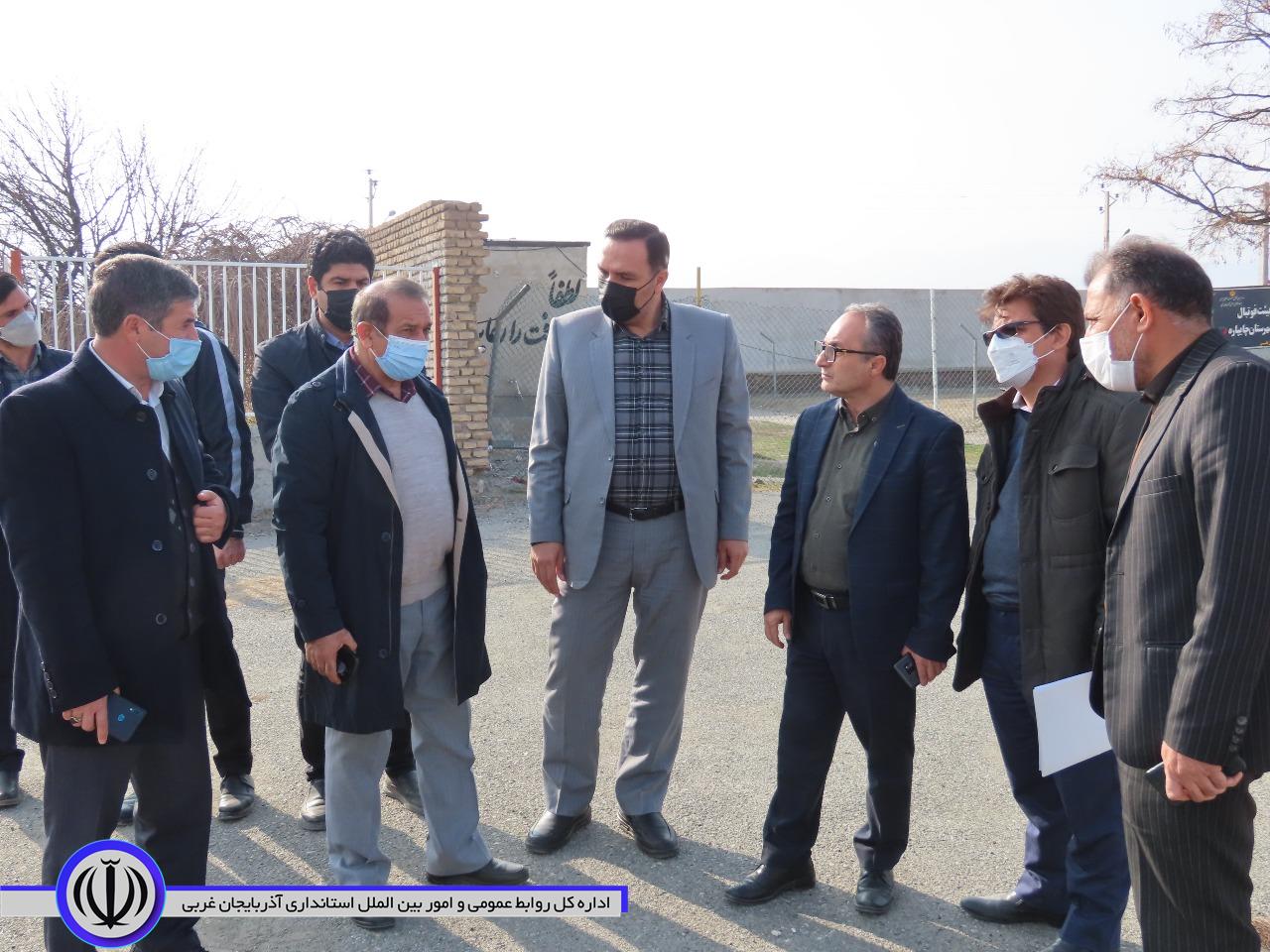 بازید امینی فرماندار شهرستان به همراه مدیر کل ورزش و جوانان و مدیر کل عمرانی وزارت ورزش و جوانان از اماکن ورزشی