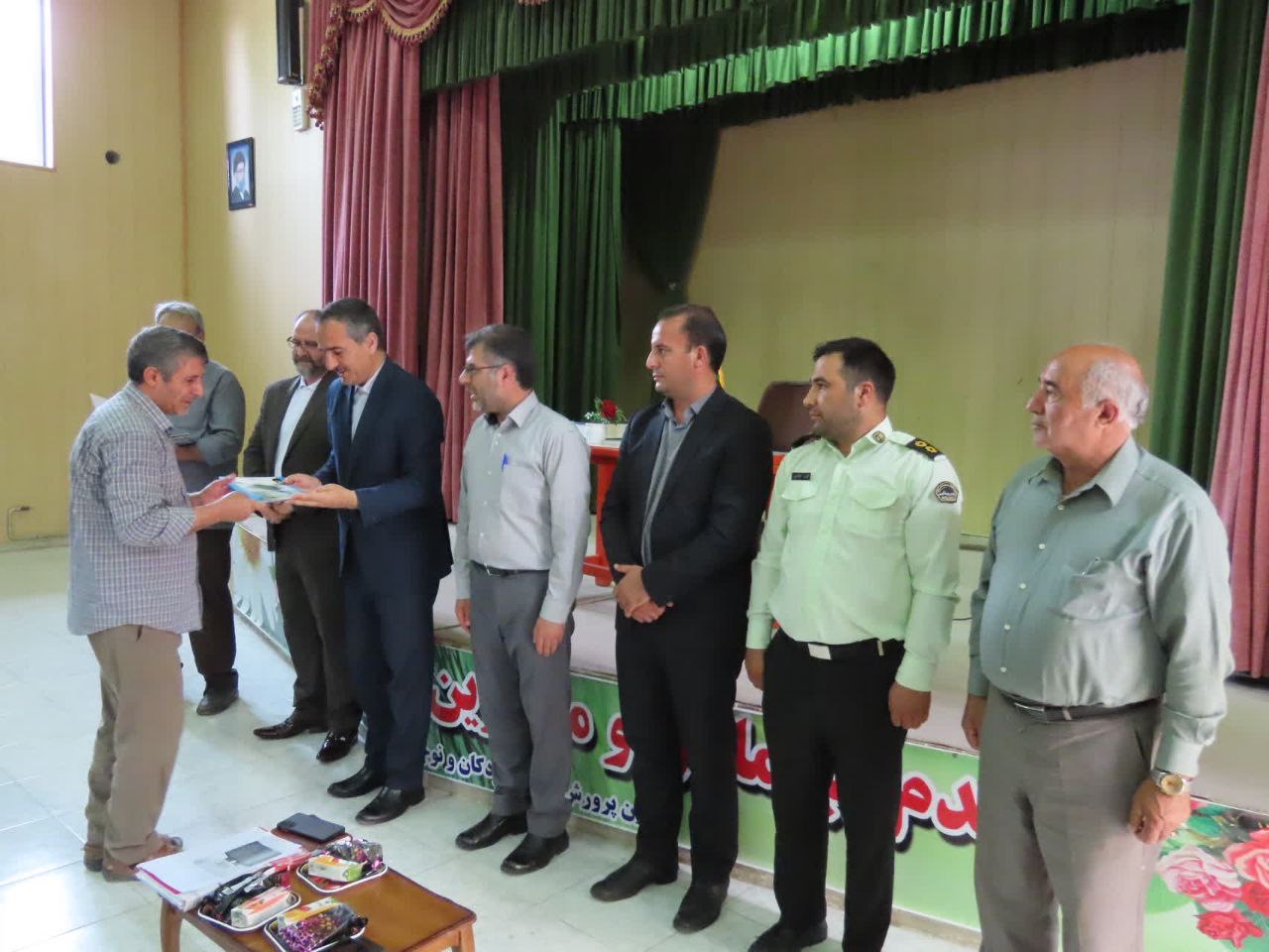 کارگاه آموزشی شیوه نامه جدید فعالیت نانوایی ها و هوشمندسازی تخصیص سهمیه آرد شهرستان چایپاره