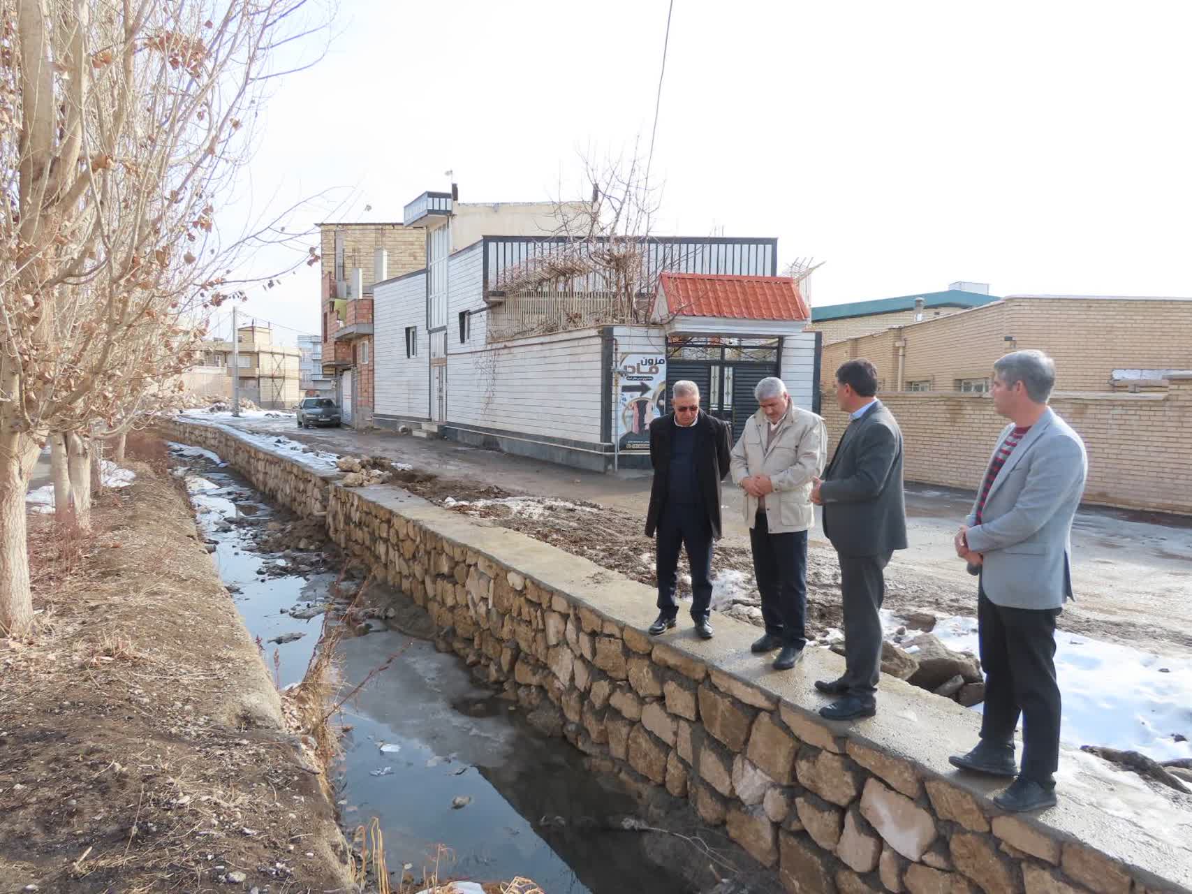بازدید فرماندار چایپاره و مدیرکل امور شهری استانداری از نهر دلی‌آرخ