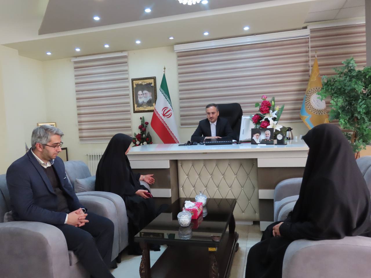 دیدار مدیر بنیاد بین المللی خیریه آبشار عاطفه ها در استان با فرماندار چایپاره